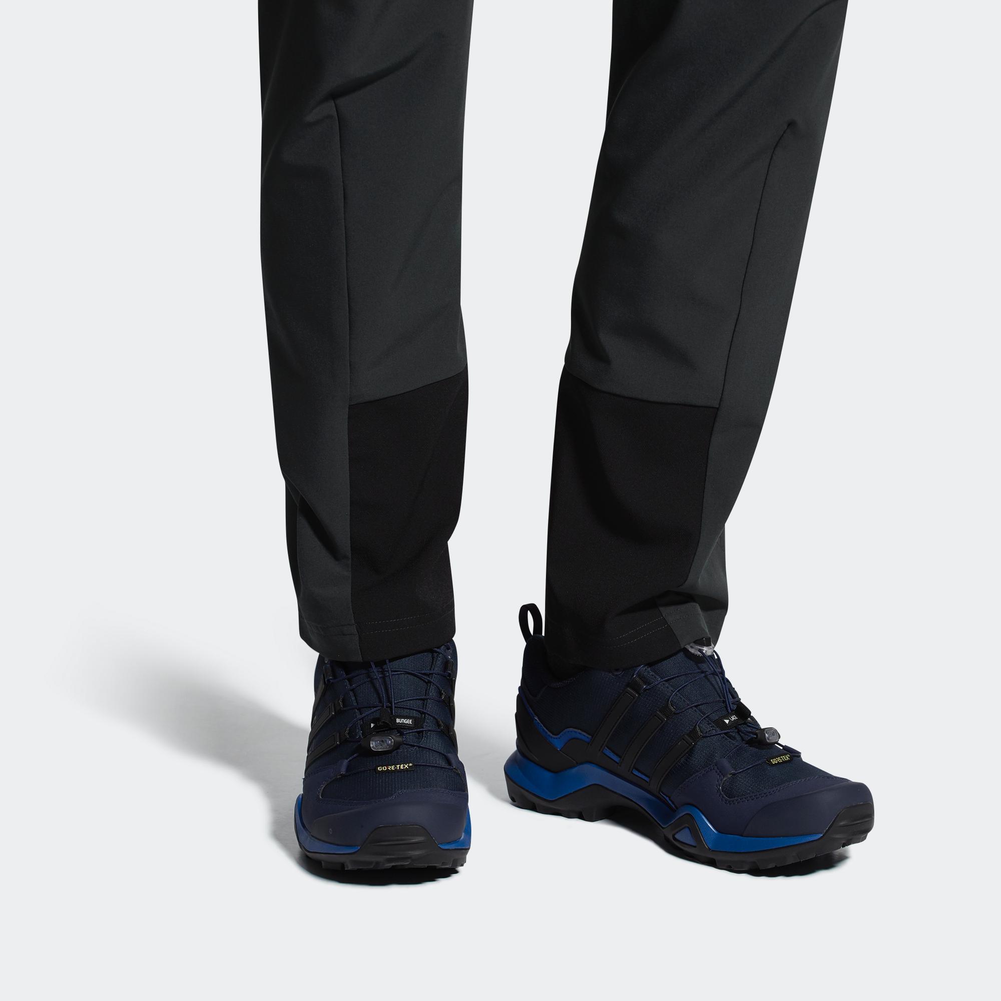 Sizing 아디다스 테렉스 스위프트 R2 GTX '블랙 블루' CM7494