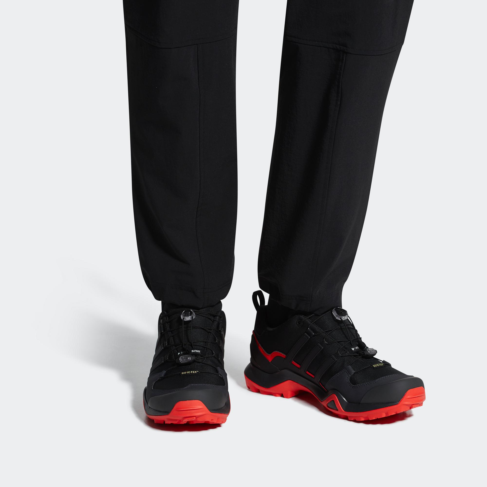 Sizing adidas Terrex Swift R2 GTX 'Negro Rojo' CM7495