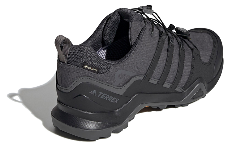 Lookbook 阿迪达斯Terrex Swift R2 GTX‘灰黑色’ BC0383