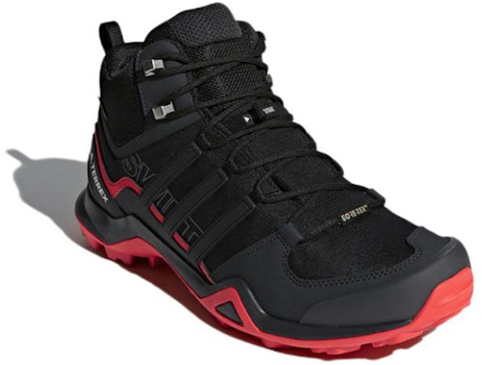 阿迪达斯 Terrex Swift R2 中帮 GTX '黑红'鞋 CM7502 Lookbook 阿迪达斯 Terrex Swift R2 中帮 GTX '黑红'鞋 CM7502