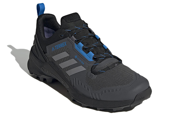 Lookbook 阿迪达斯 Terrex Swift R3 Gore-Tex 舒適耐磨戶外功能鞋 黑色