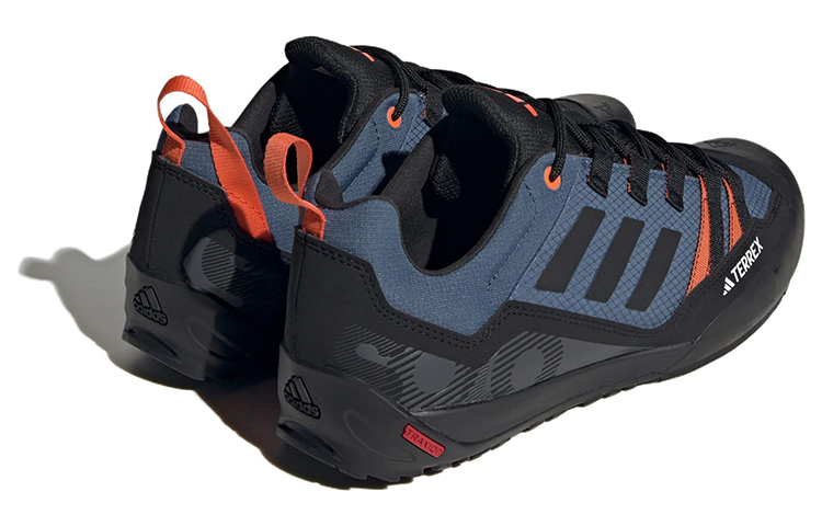 Shop 아디다스 테렉스 스위프트 솔로 2.0 블랙/블루 IE6903