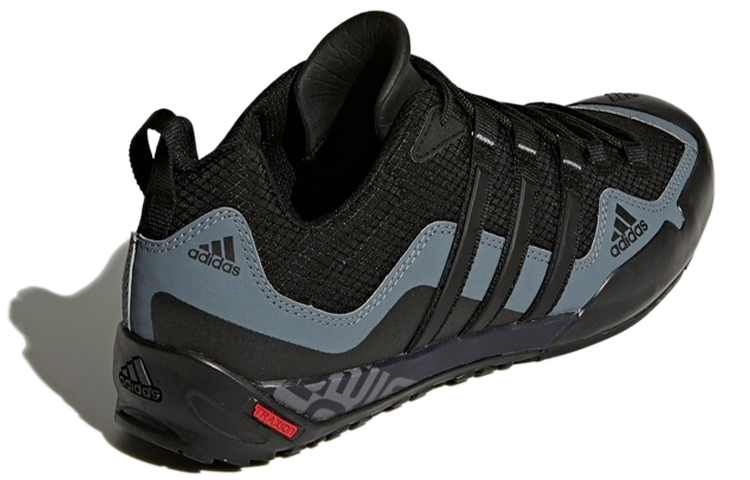 Shop adidas Terrex Swift Solo 耐磨低筒戶外功能鞋 黑