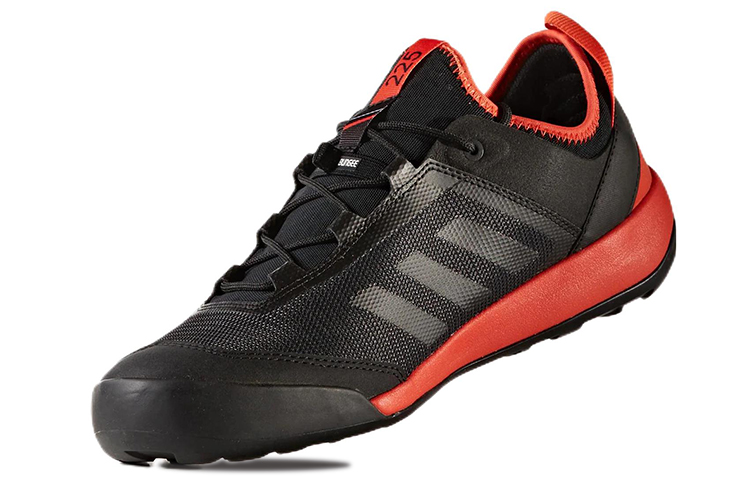 Lookbook adidas Terrex Swift Solo 耐磨防滑戶外鞋 黑橙