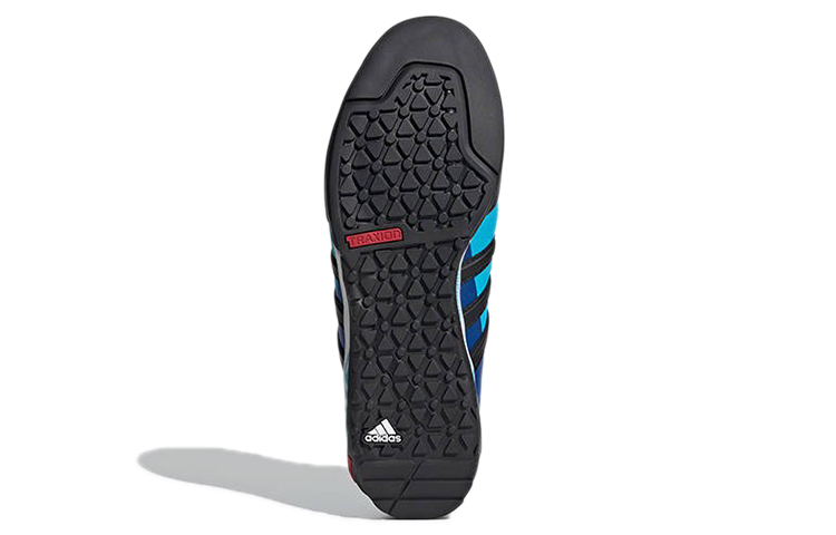 Shop adidas Terrex Swift Solo 防滑耐磨戶外跑步鞋 藏藍色