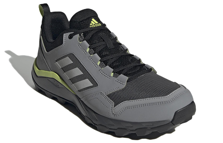 Lookbook adidas Terrex Tracerocker 2.0 越野跑步鞋 舒適耐磨戶外功能鞋 煙灰色
