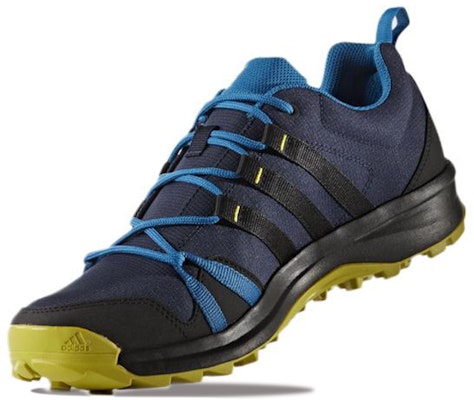 adidas Terrex Tracerocker 'Hitam Biru' AQ4105 Lookbook adidas Terrex Tracerocker 'Hitam Biru' AQ4105