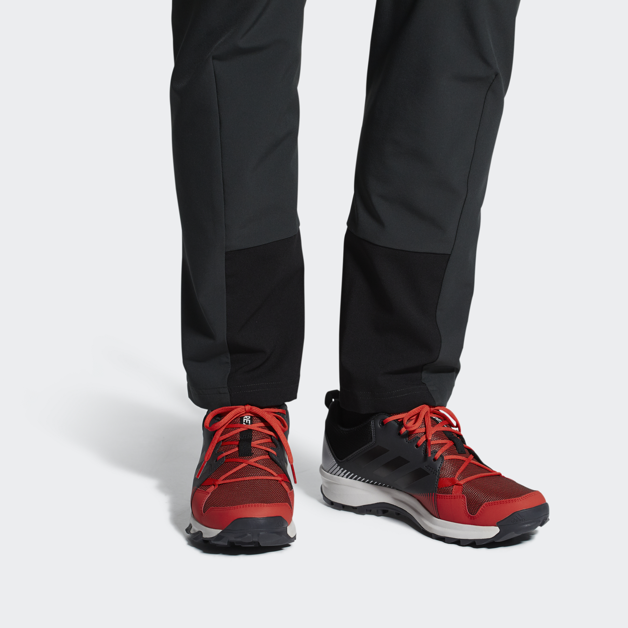 Sizing adidas Terrex Tracerocker ''Gris Rouge'' CM7637