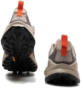 adidas Terrex Trailmaker 透氣 低筒 跑步鞋 男款 米灰色 Shop adidas Terrex Trailmaker 透氣 低筒 跑步鞋 男款 米灰色