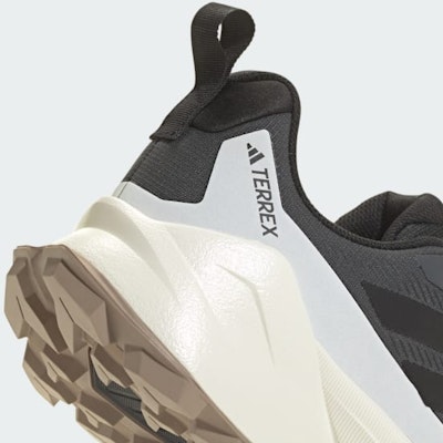 아디다스 테렉스 트레일메이커 2 고어텍스 등산화 초크화이트/코어블랙/카본 JR6576 1