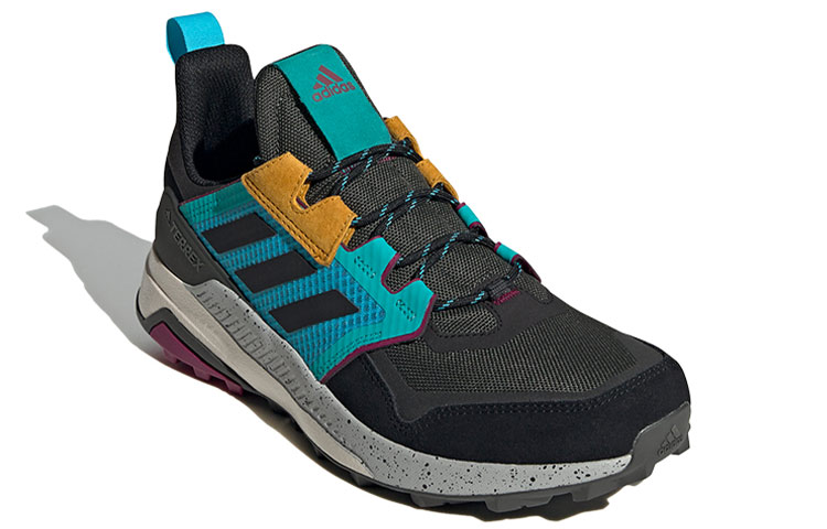 Lookbook adidas Terrex 探路者 黑藍黃