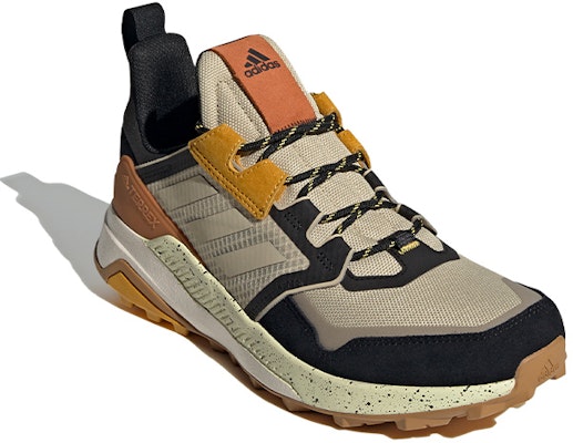 adidas Terrex Trailmaker COLD.RDY Kasut Hiking 'Coklat Hitam Beige' FU7239 Lookbook adidas Terrex Trailmaker COLD.RDY Kasut Hiking 'Coklat Hitam Beige' FU7239