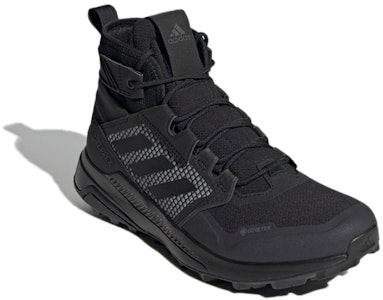 adidas Terrex Trailmaker Mid Gore-Tex 'Hitam Kelabu Solid Gelap' FY2229 Lookbook adidas Terrex Trailmaker Mid Gore-Tex 'Hitam Kelabu Solid Gelap' FY2229