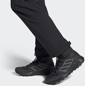 adidas Terrex Trailmaker Mid Gore-Tex 'Hitam Kelabu Solid Gelap' FY2229 Sizing adidas Terrex Trailmaker Mid Gore-Tex 'Hitam Kelabu Solid Gelap' FY2229