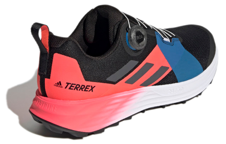 Shop adidas Terrex Two Boa 舒適耐磨跑步鞋 黑