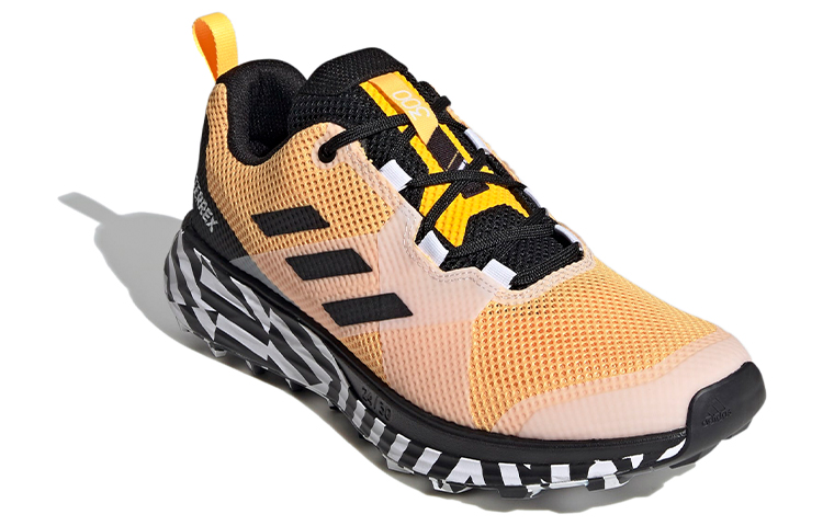 Lookbook adidas Terrex Two Trail ''Orange Noir Blanc'' FV8104