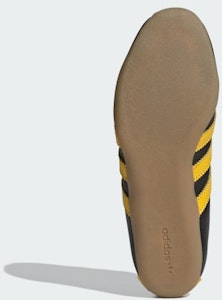 Adidas Tokyo Sepatu Sneakers Hitam/Eqt Kuning/Gum JQ2116 Lookbook Adidas Tokyo Sepatu Sneakers Hitam/Eqt Kuning/Gum JQ2116