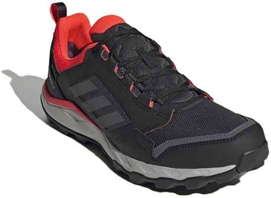 adidas Tracerocker 2.0 Gore-tex Jejak GZ8909 Lookbook adidas Tracerocker 2.0 Gore-tex Jejak GZ8909