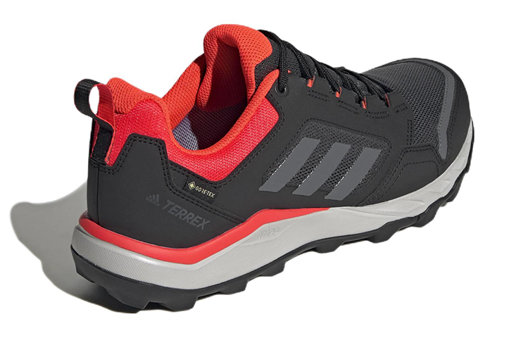 Shop adidas Tracerocker 2.0 Gore-tex 越野耐磨防滑跑步鞋 黑色