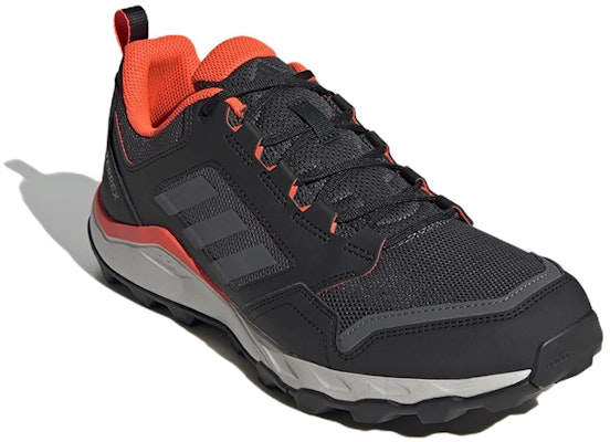 adidas Tracerocker 2.0 Sepatu Lari Trail 'Hitam Oranye' GZ8915 Lookbook adidas Tracerocker 2.0 Sepatu Lari Trail 'Hitam Oranye' GZ8915