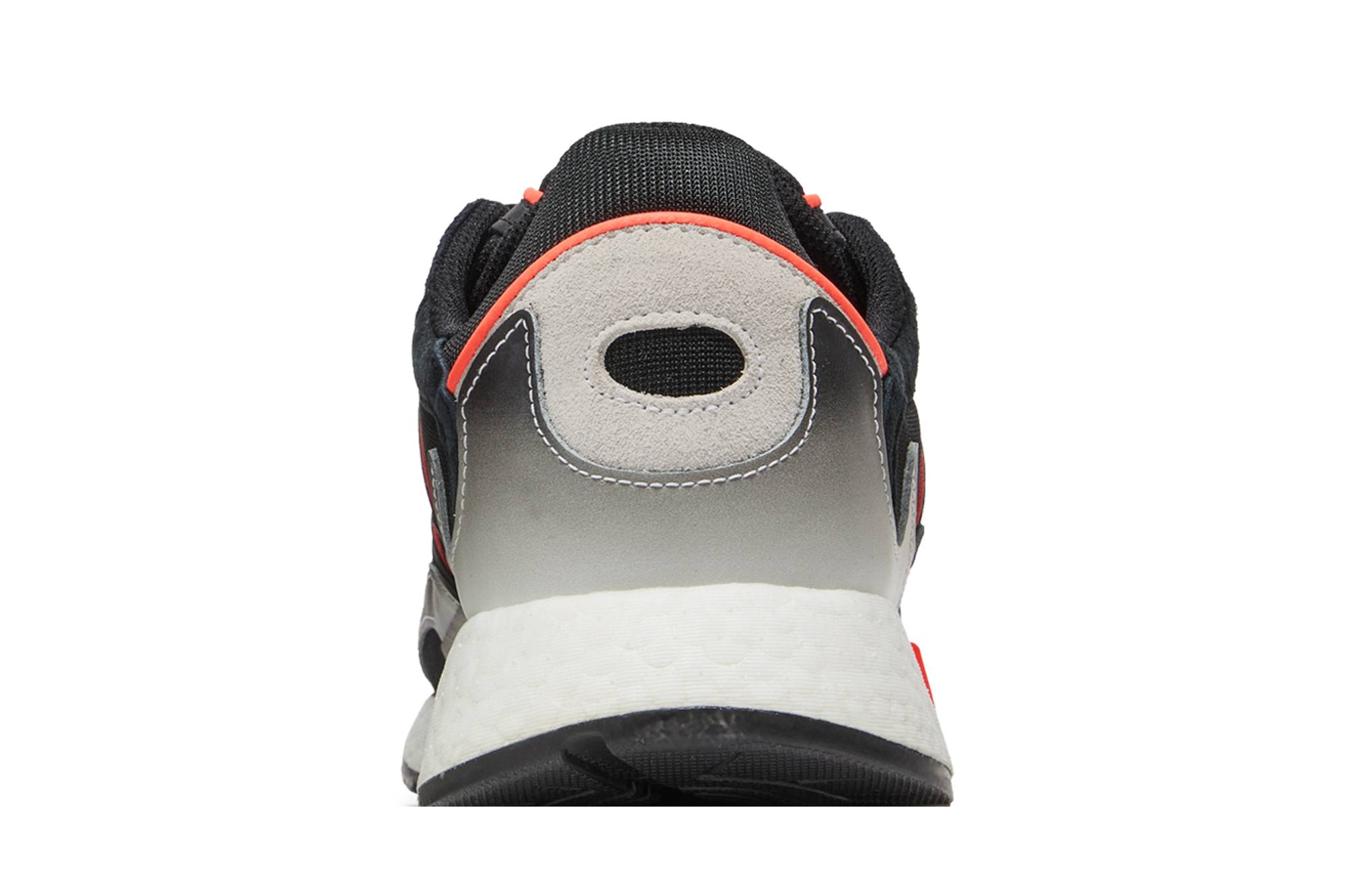 Sizing アディダス トレスク ラン (コアブラック/ソーラーレッド) EG7411