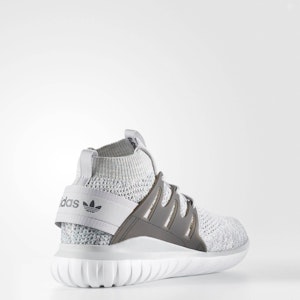 adidas Tubular Nova 緩震防滑耐磨 低筒 跑步鞋 男款 黑灰 Lookbook adidas Tubular Nova 緩震防滑耐磨 低筒 跑步鞋 男款 黑灰