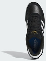 阿迪达斯 Tyshawn II 运动鞋 JI0846 Order 阿迪达斯 Tyshawn II 运动鞋 JI0846