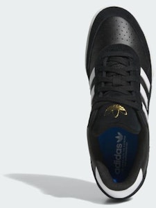 阿迪达斯 Tyshawn II 运动鞋 JI0846 Order 阿迪达斯 Tyshawn II 运动鞋 JI0846