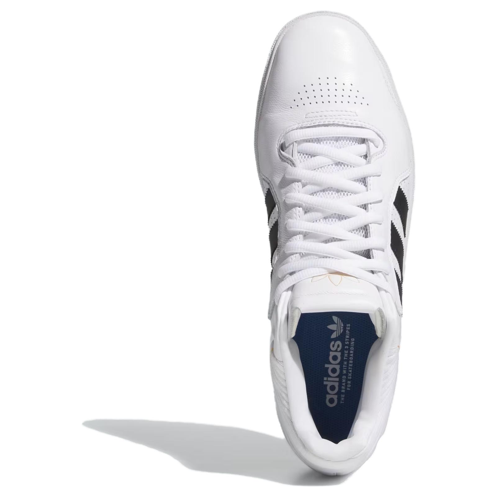 Shop 阿迪达斯 Tyshawn Remastered '白黑金' IF4625