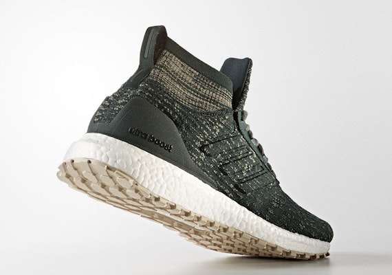 adidas Ultra Boost ATR Mid Hijau Malam CG3002 Lookbook adidas Ultra Boost ATR Mid Hijau Malam CG3002