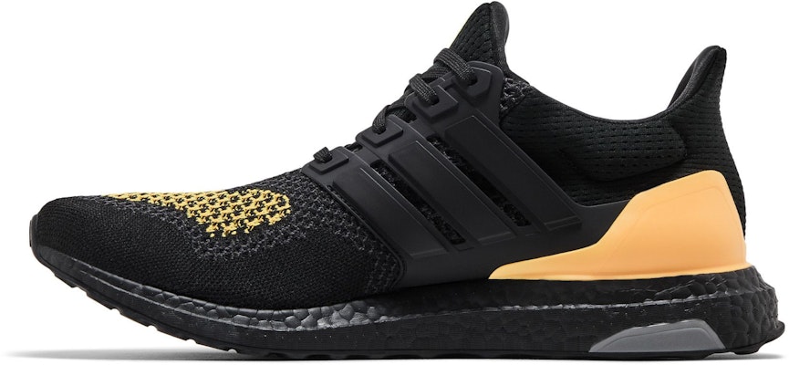 adidas UltraBoost 1.0 'Chispa Negra' JQ2273 Lookbook adidas UltraBoost 1.0 'Chispa Negra' JQ2273