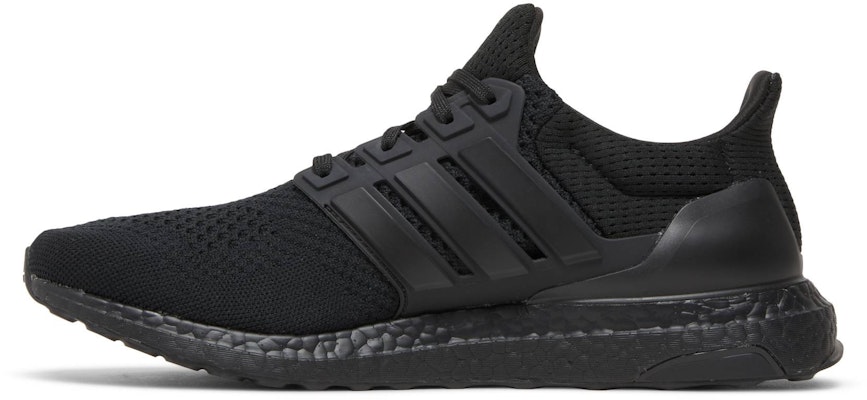 Ultra boost 2024 1.0 triple black