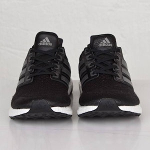 adidas UltraBoost 1.0 J&D Collective Triple Hitam S78705 Lookbook adidas UltraBoost 1.0 J&D Collective Triple Hitam S78705