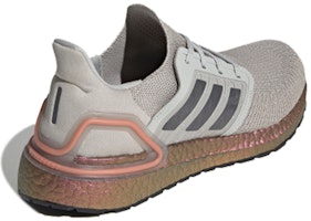 阿迪达斯UltraBoost 20 ‘金属灰信号珊瑚’ FV4389 Lookbook 阿迪达斯UltraBoost 20 ‘金属灰信号珊瑚’ FV4389