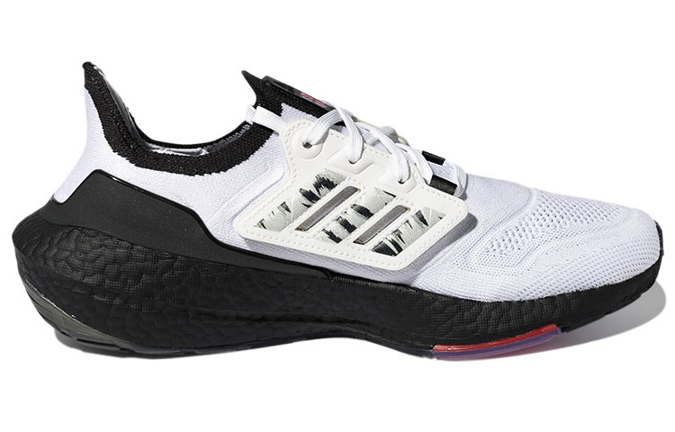 Lookbook adidas Ultraboost 22 Bianco Nero Resistenti e Comodi Edizione Cina GW1915
