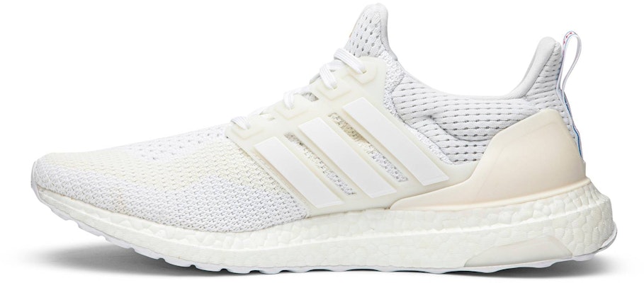 adidas UltraBoost 2.0 'Bintang dan Jalur' EG8101 Lookbook adidas UltraBoost 2.0 'Bintang dan Jalur' EG8101