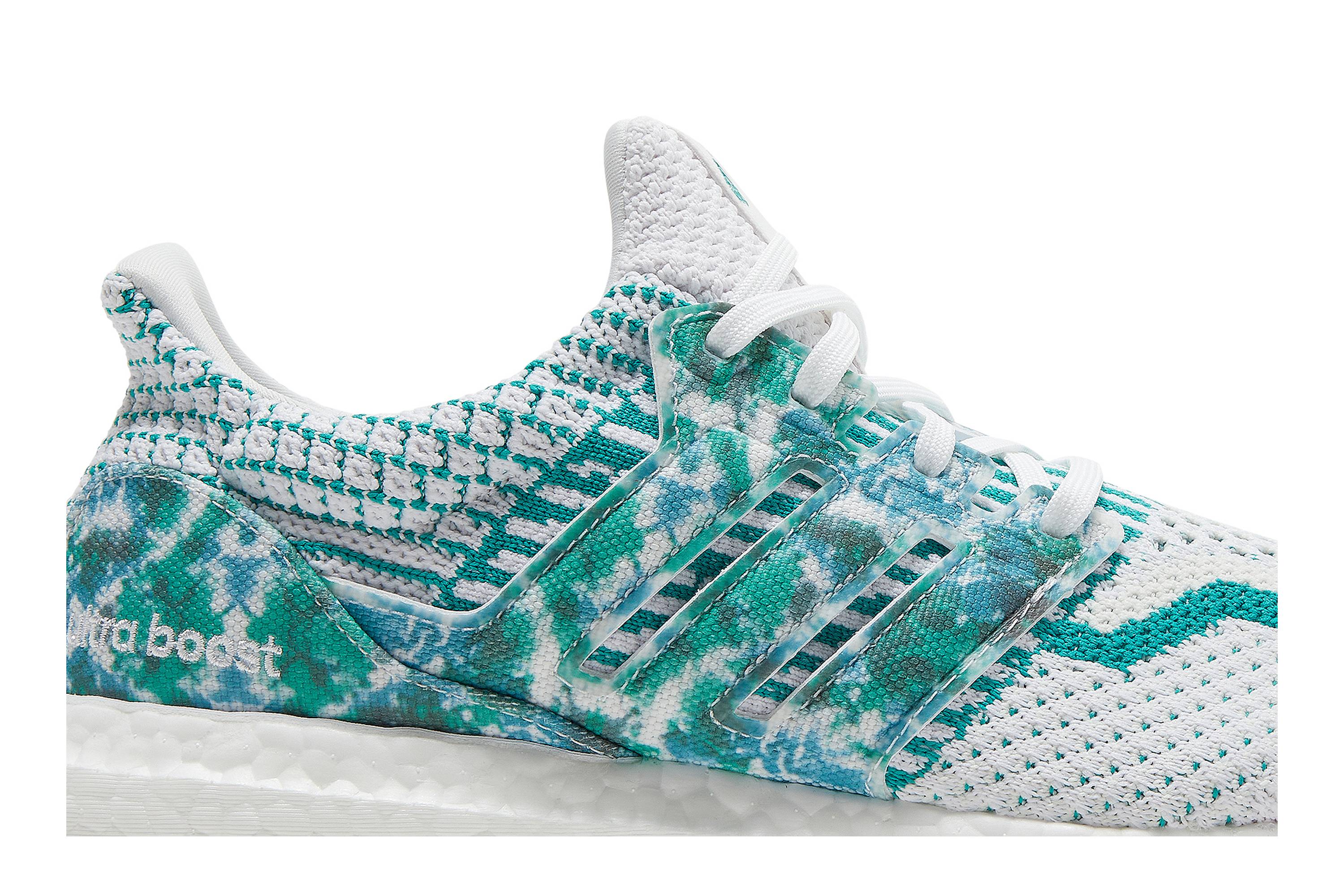 Order adidas UltraBoost 5.0 'Putih Awan Hijau' GY3194