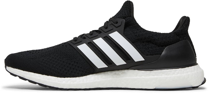 adidas UltraBoost 5.0 DNA 'Negro Blanco' GV8749 Lookbook adidas UltraBoost 5.0 DNA 'Negro Blanco' GV8749