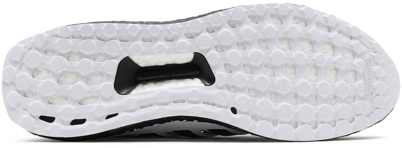 Adidas Ultraboost 5.0 Dna 輕便透氣 低筒 跑步鞋 男款 黑白拼接 Shop Adidas Ultraboost 5.0 Dna 輕便透氣 低筒 跑步鞋 男款 黑白拼接