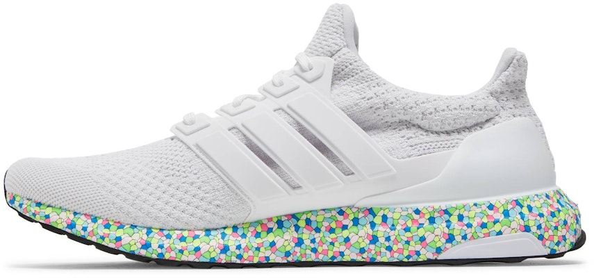 adidas UltraBoost 5.0 DNA 'Mosaic Boost Pack Putih' GY4525 Lookbook adidas UltraBoost 5.0 DNA 'Mosaic Boost Pack Putih' GY4525
