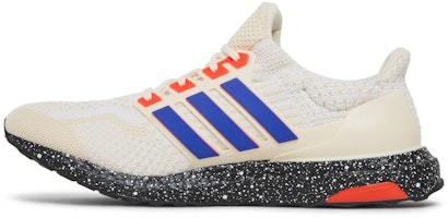 阿迪達斯 UltraBoost 5.0 DNA '奇幻白斑點' GV7713 Lookbook 阿迪達斯 UltraBoost 5.0 DNA '奇幻白斑點' GV7713