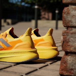 adidas Ultraboost 5 'Spark Halo' 跑步鞋 ID8811 2