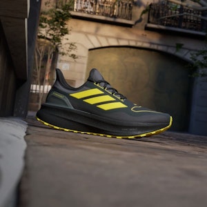 Adidas Ultraboost 5 GTX Carbon/Negro/Core Gris Cuatro JI3242 Lookbook Adidas Ultraboost 5 GTX Carbon/Negro/Core Gris Cuatro JI3242