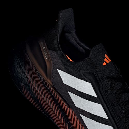 Cheap adidas Ultraboost 5X « Noir, argent métallisé et orange Lucid » JQ9082