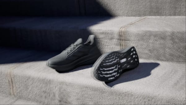 Lookbook 阿迪达斯Ultraboost 5X核心黑/全黑跑鞋 JH9044