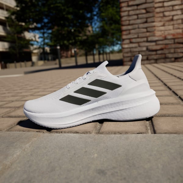 Sizing Adidas UltraBoost 5X鞋款 雲白/核心黑/銀光配色 IH3111