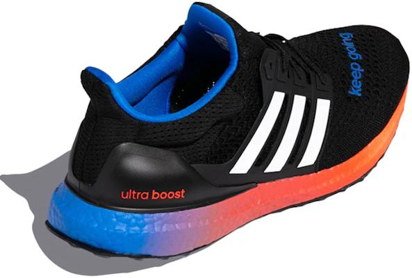 adidas Ultraboost 拼色運動 跑步鞋 男女款 黑彩 Shop adidas Ultraboost 拼色運動 跑步鞋 男女款 黑彩