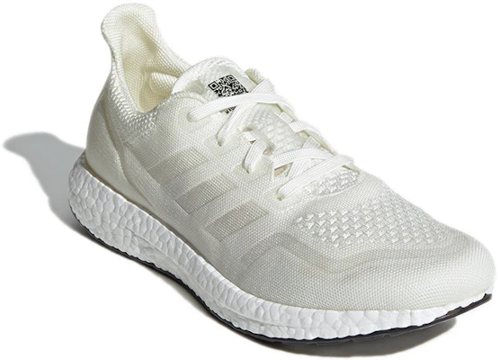 adidas UltraBoost 'Hechas Para Ser Rehechas' FZ3987 Lookbook adidas UltraBoost 'Hechas Para Ser Rehechas' FZ3987