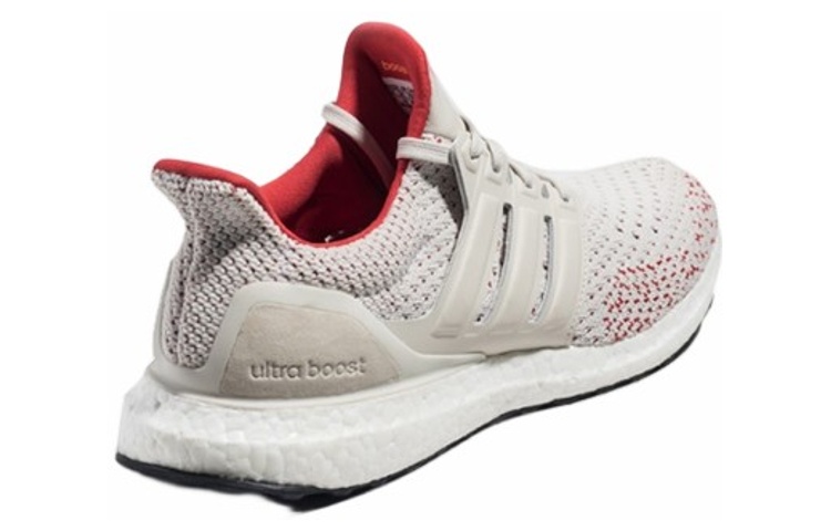 Shop adidas Ultra Boost 團圓 低筒 跑步鞋 女款 白