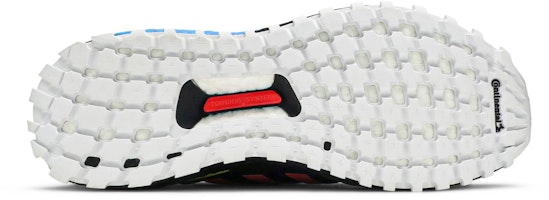 Shop adidas Ultraboost All Terrain 防滑輕便 低筒 跑步鞋 男款 紅黃藍